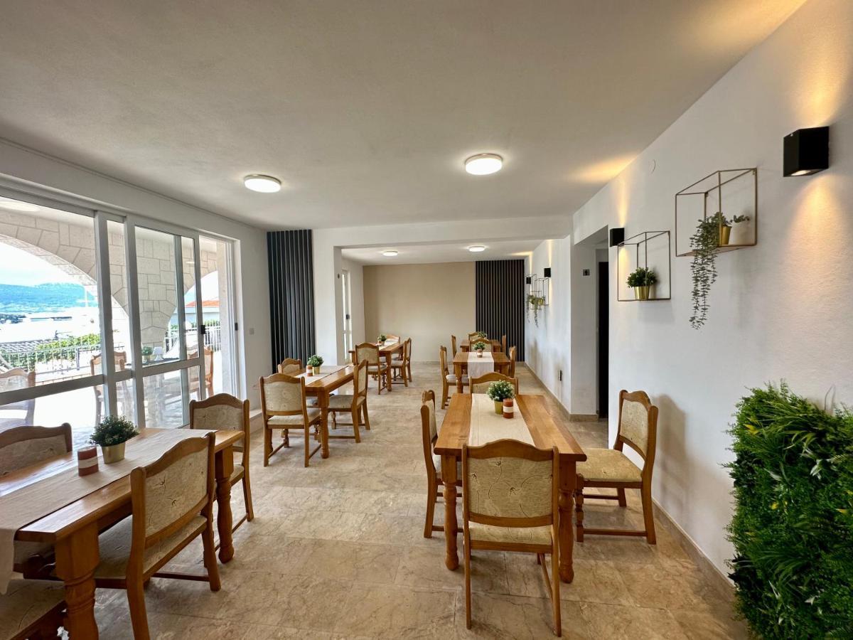 Hotel Buenavista Beach House Trogir Mastrinka Buitenkant foto